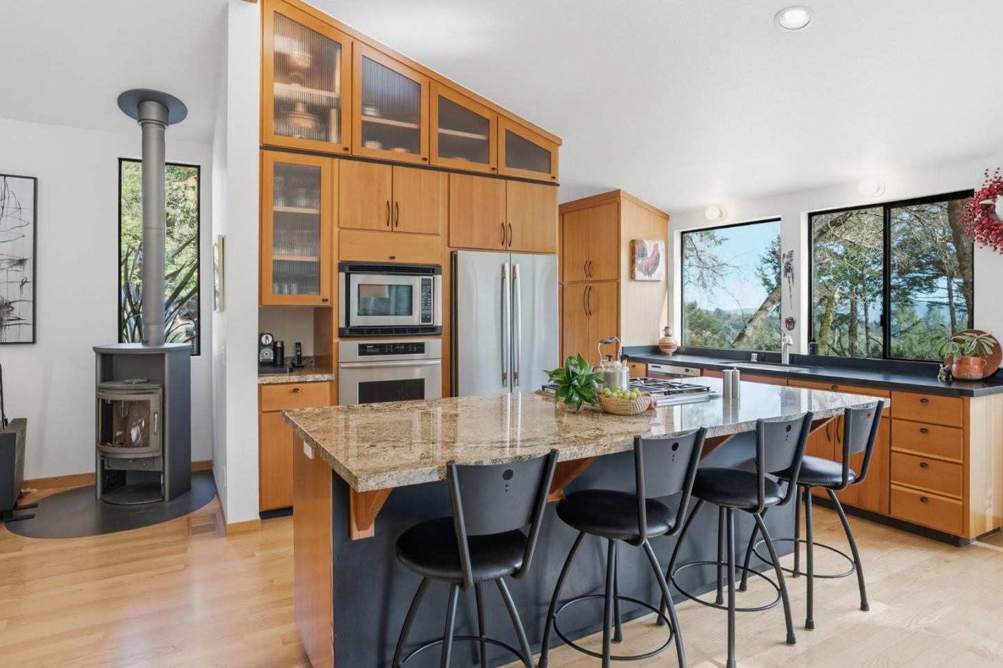 Detail Gallery Image 15 of 41 For 19118 Old Vineyard Rd, Los Gatos,  CA 95033 - 3 Beds | 2/1 Baths