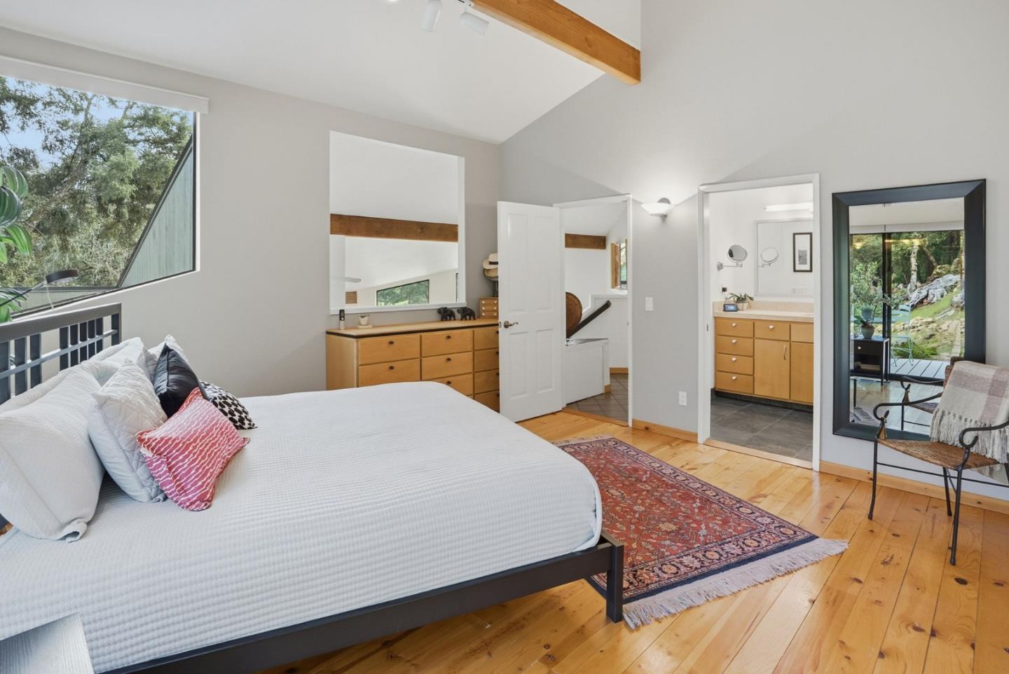 Detail Gallery Image 22 of 41 For 19118 Old Vineyard Rd, Los Gatos,  CA 95033 - 3 Beds | 2/1 Baths