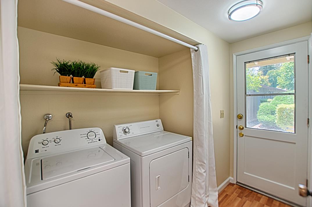 Detail Gallery Image 10 of 30 For 121 Palo Verde Ter, Santa Cruz,  CA 95060 - 3 Beds | 1/1 Baths