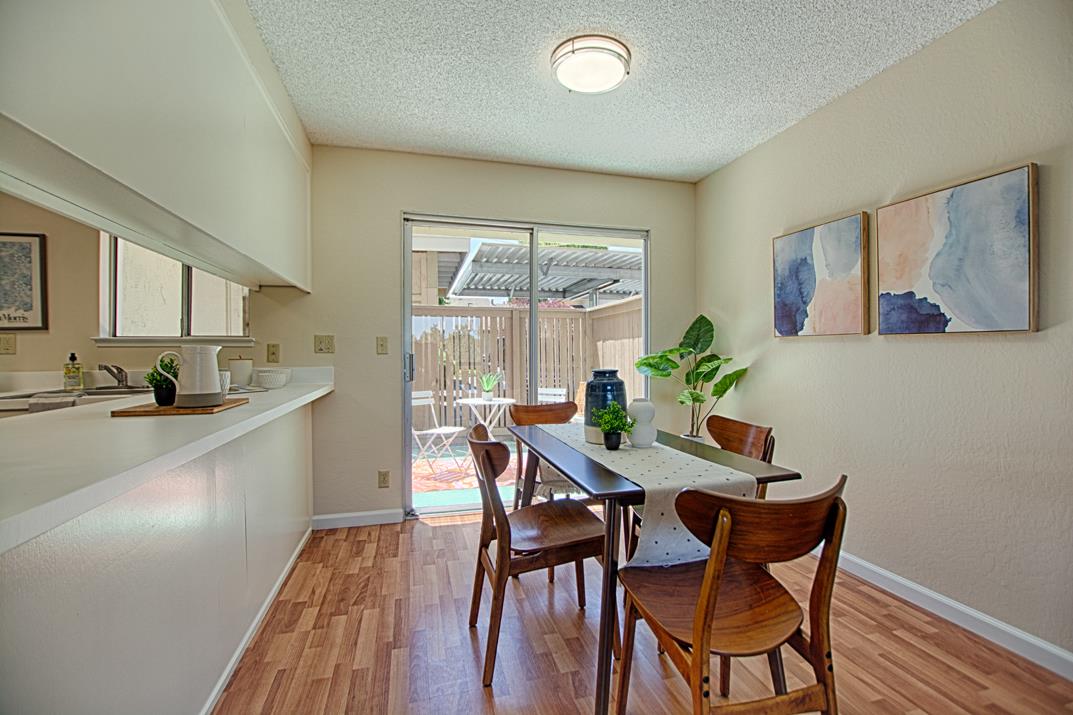 Detail Gallery Image 12 of 30 For 121 Palo Verde Ter, Santa Cruz,  CA 95060 - 3 Beds | 1/1 Baths