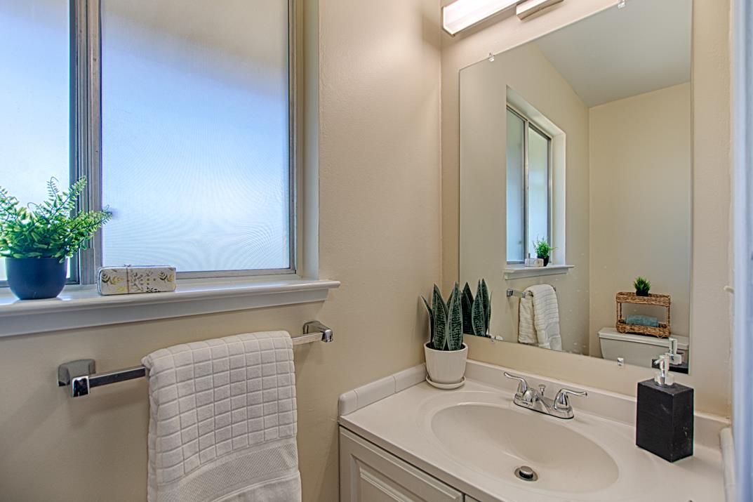 Detail Gallery Image 15 of 30 For 121 Palo Verde Ter, Santa Cruz,  CA 95060 - 3 Beds | 1/1 Baths