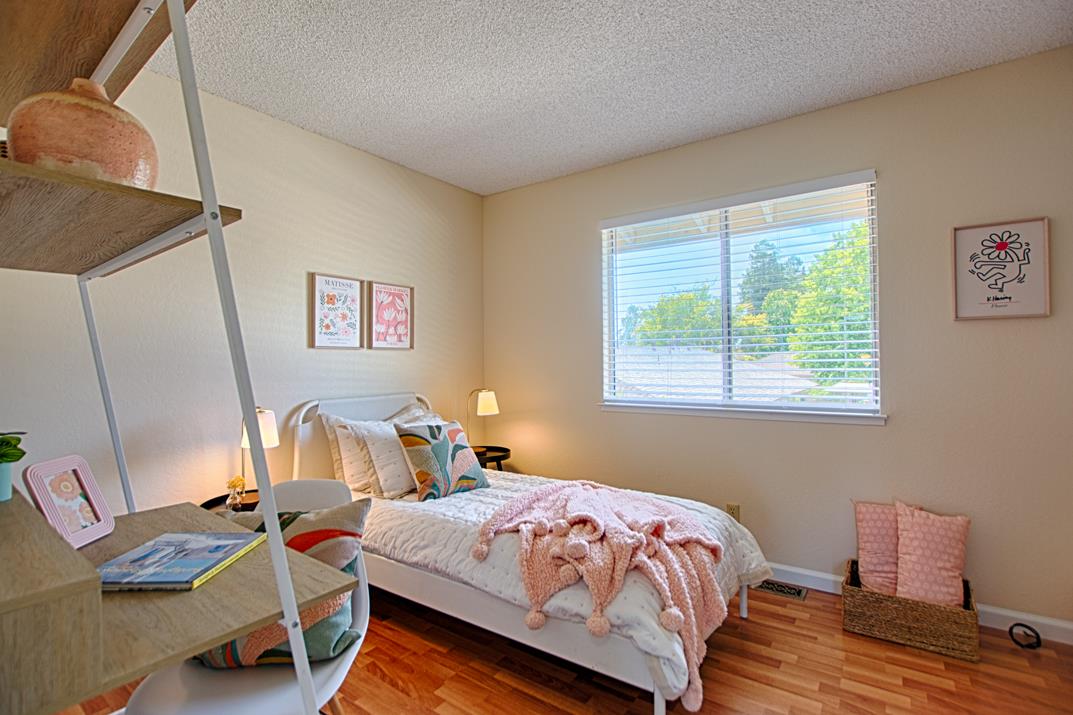 Detail Gallery Image 19 of 30 For 121 Palo Verde Ter, Santa Cruz,  CA 95060 - 3 Beds | 1/1 Baths