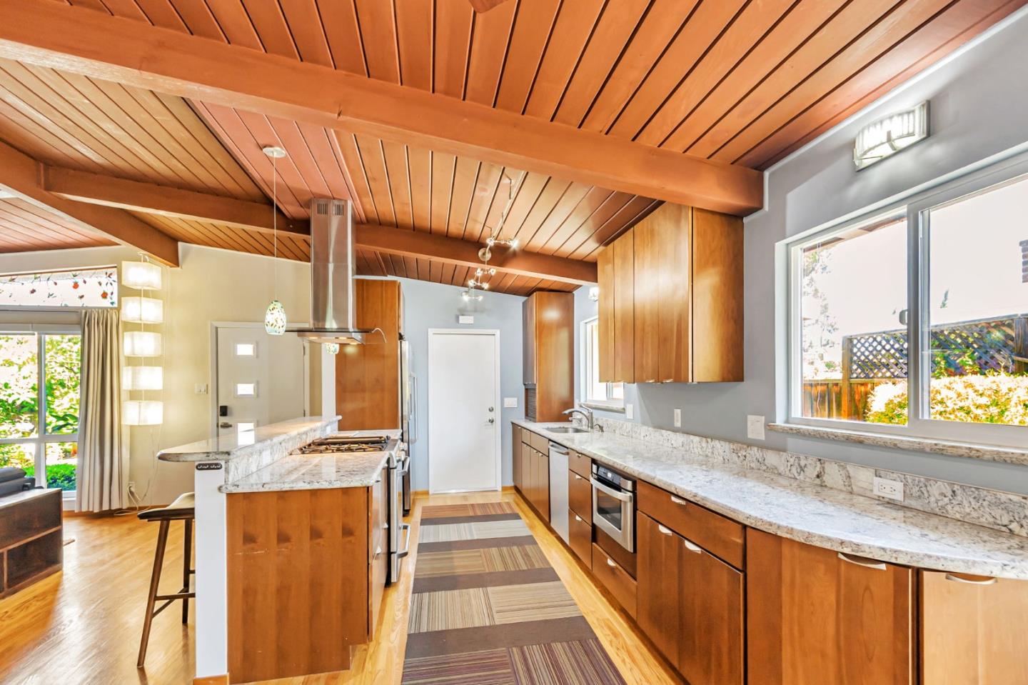 Detail Gallery Image 11 of 43 For 315 Anna Ave, Mountain View,  CA 94043 - 4 Beds | 2 Baths