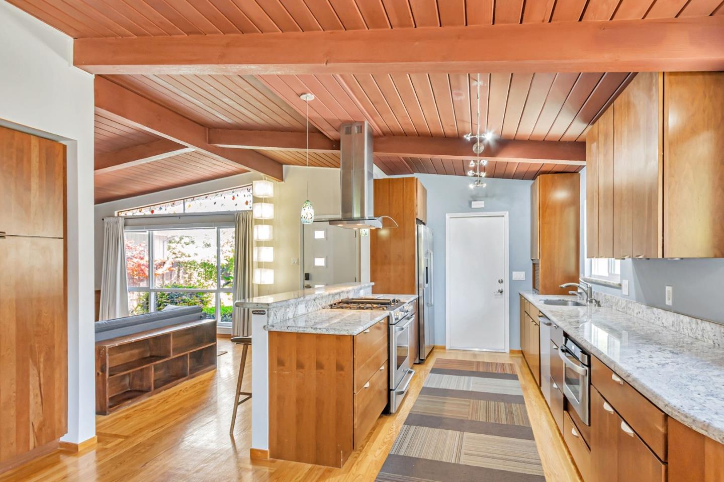 Detail Gallery Image 12 of 43 For 315 Anna Ave, Mountain View,  CA 94043 - 4 Beds | 2 Baths