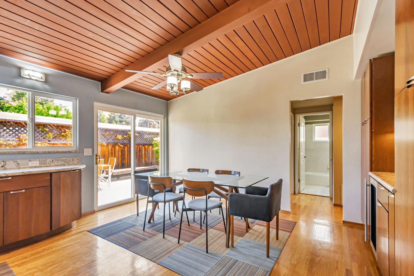 Detail Gallery Image 15 of 43 For 315 Anna Ave, Mountain View,  CA 94043 - 4 Beds | 2 Baths