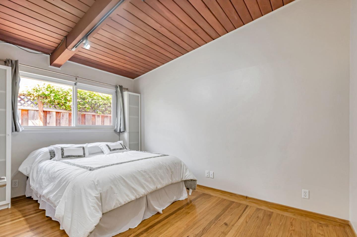 Detail Gallery Image 18 of 43 For 315 Anna Ave, Mountain View,  CA 94043 - 4 Beds | 2 Baths