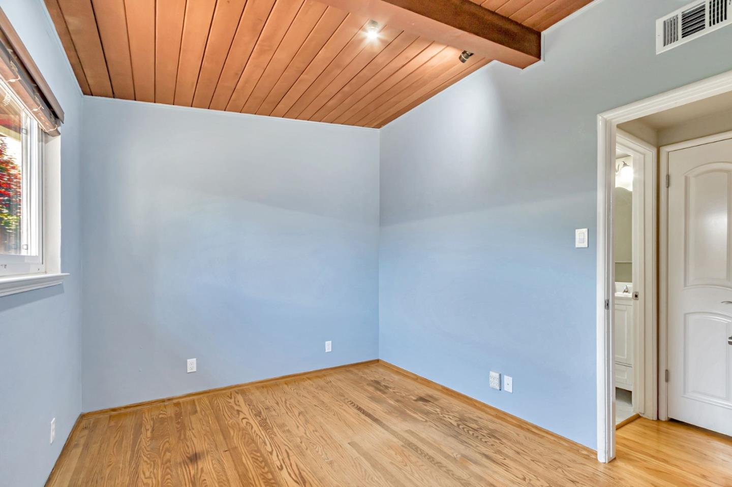 Detail Gallery Image 22 of 43 For 315 Anna Ave, Mountain View,  CA 94043 - 4 Beds | 2 Baths