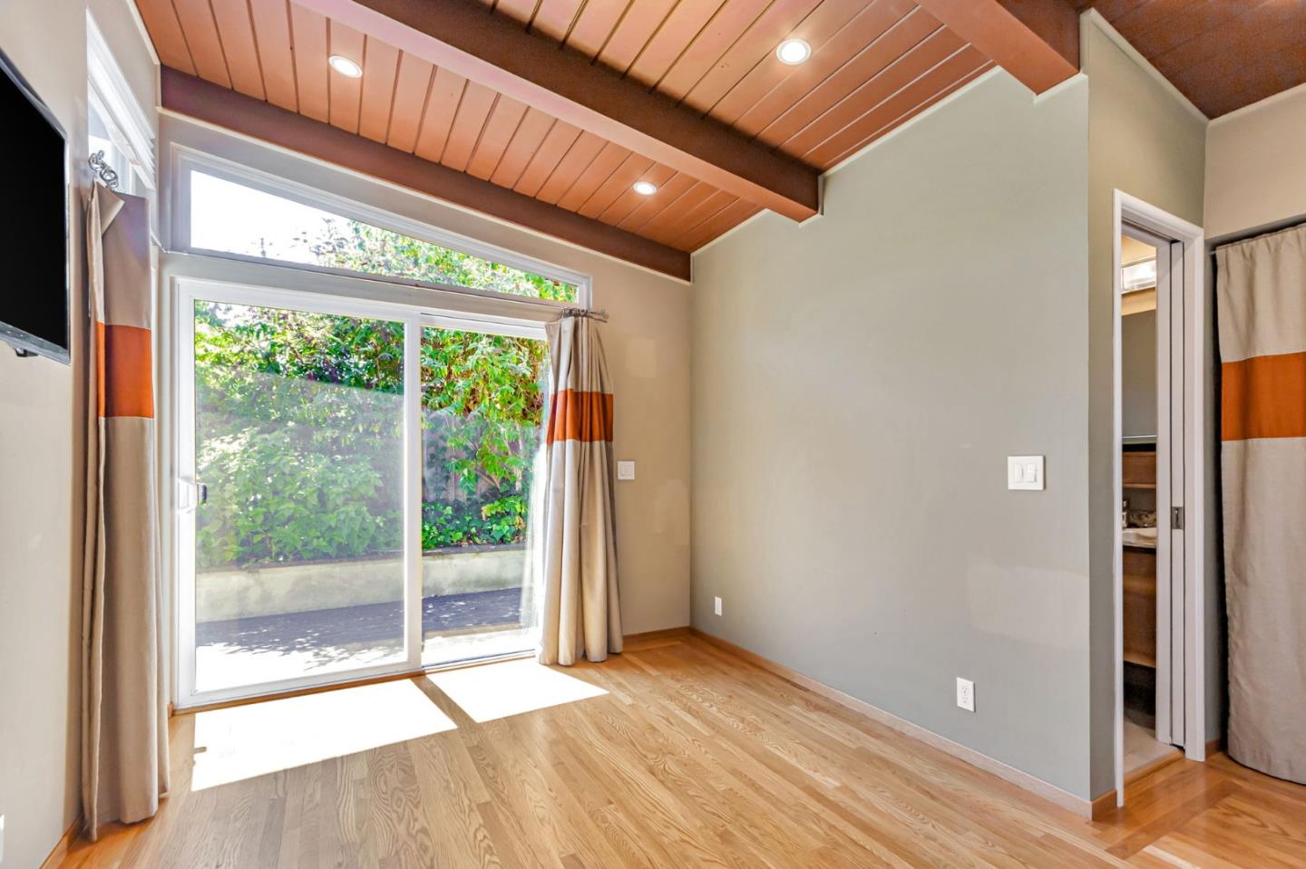 Detail Gallery Image 24 of 43 For 315 Anna Ave, Mountain View,  CA 94043 - 4 Beds | 2 Baths