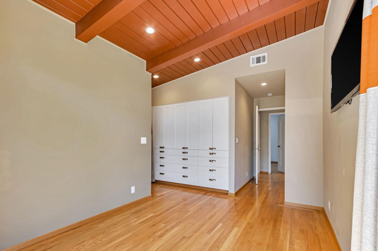 Detail Gallery Image 25 of 43 For 315 Anna Ave, Mountain View,  CA 94043 - 4 Beds | 2 Baths