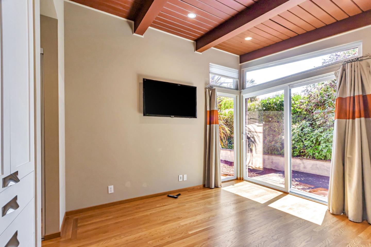 Detail Gallery Image 26 of 43 For 315 Anna Ave, Mountain View,  CA 94043 - 4 Beds | 2 Baths
