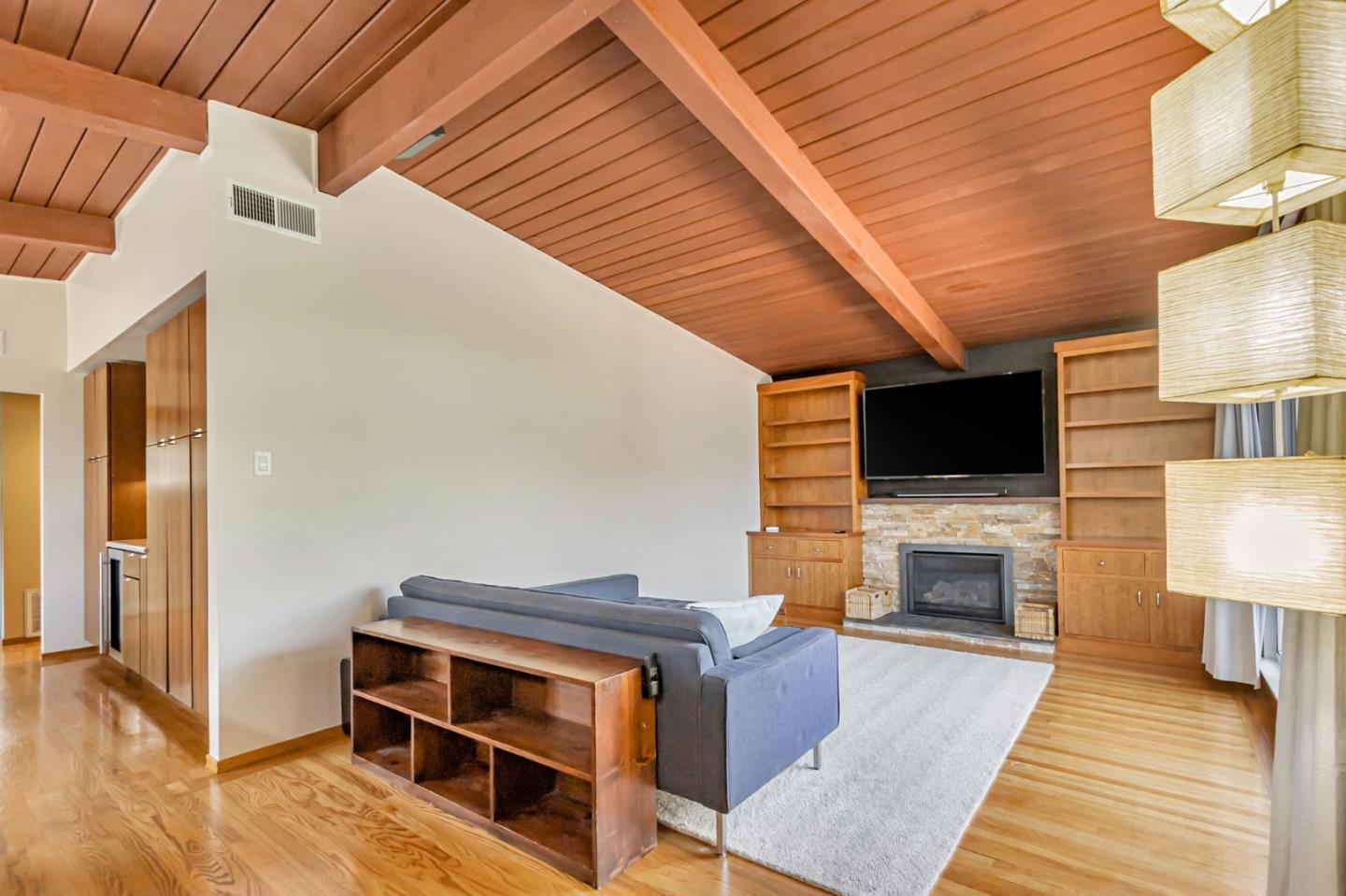 Detail Gallery Image 6 of 43 For 315 Anna Ave, Mountain View,  CA 94043 - 4 Beds | 2 Baths