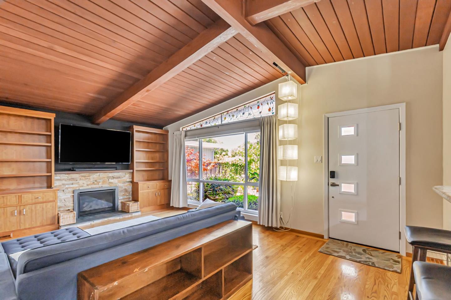 Detail Gallery Image 7 of 43 For 315 Anna Ave, Mountain View,  CA 94043 - 4 Beds | 2 Baths
