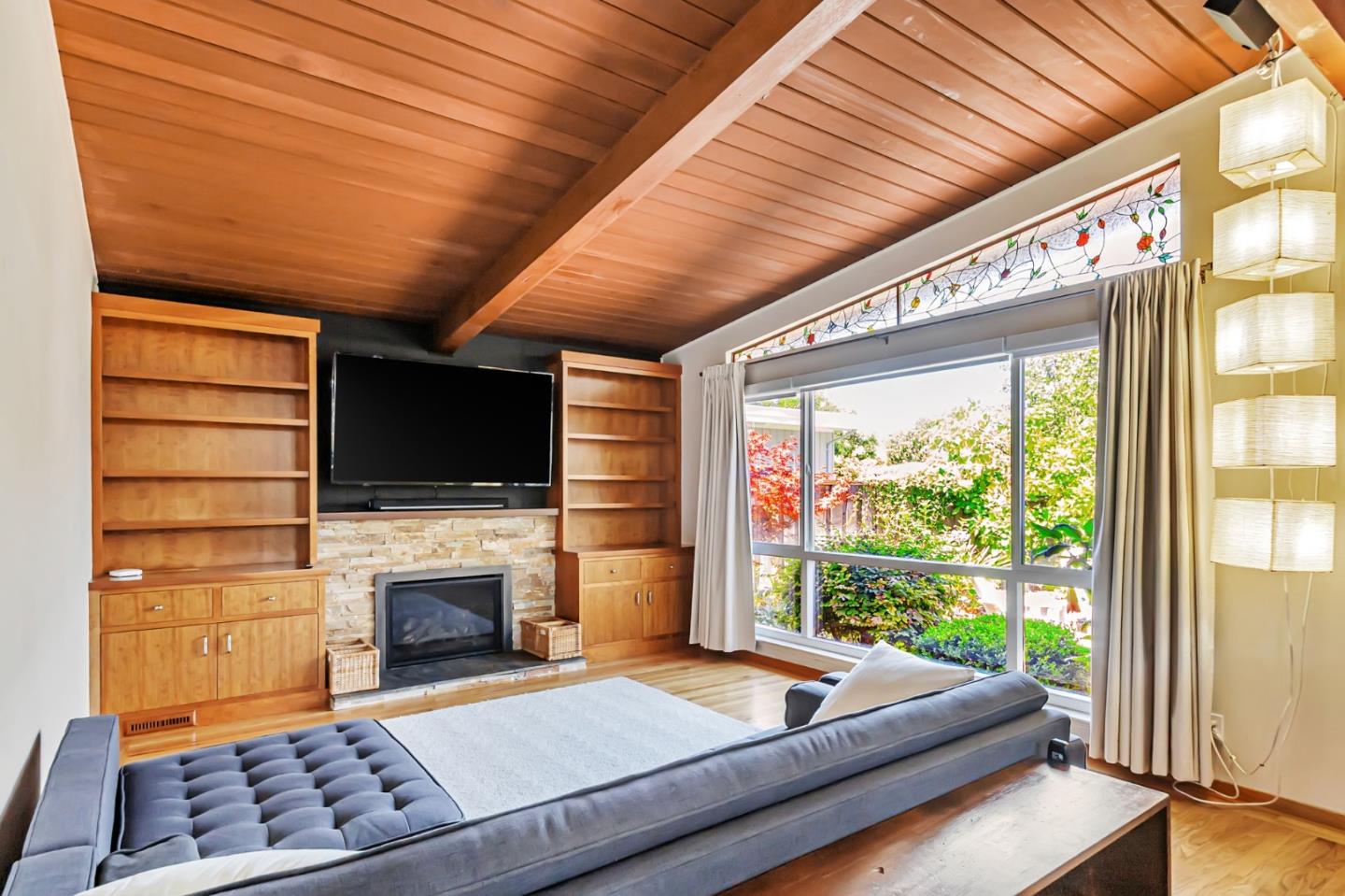 Detail Gallery Image 8 of 43 For 315 Anna Ave, Mountain View,  CA 94043 - 4 Beds | 2 Baths