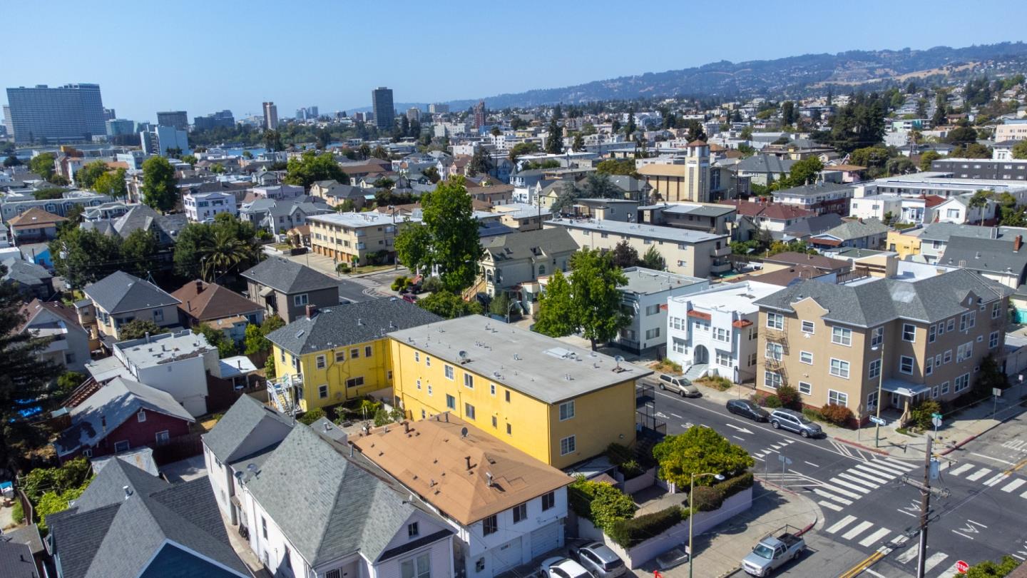 Detail Gallery Image 11 of 12 For 635 E 15th St, Oakland,  CA 94606 - – Beds | – Baths