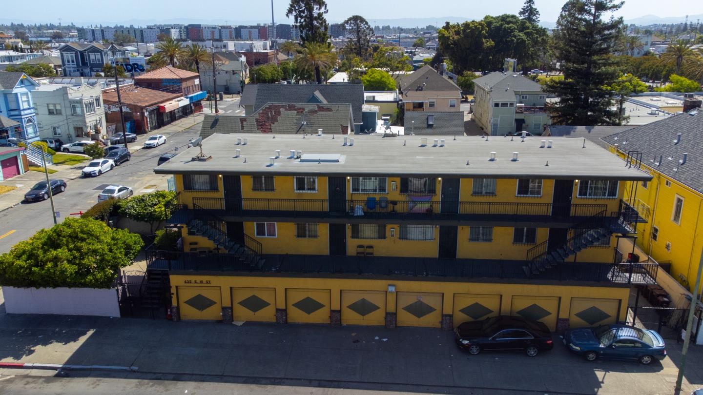 Detail Gallery Image 4 of 12 For 635 E 15th St, Oakland,  CA 94606 - – Beds | – Baths