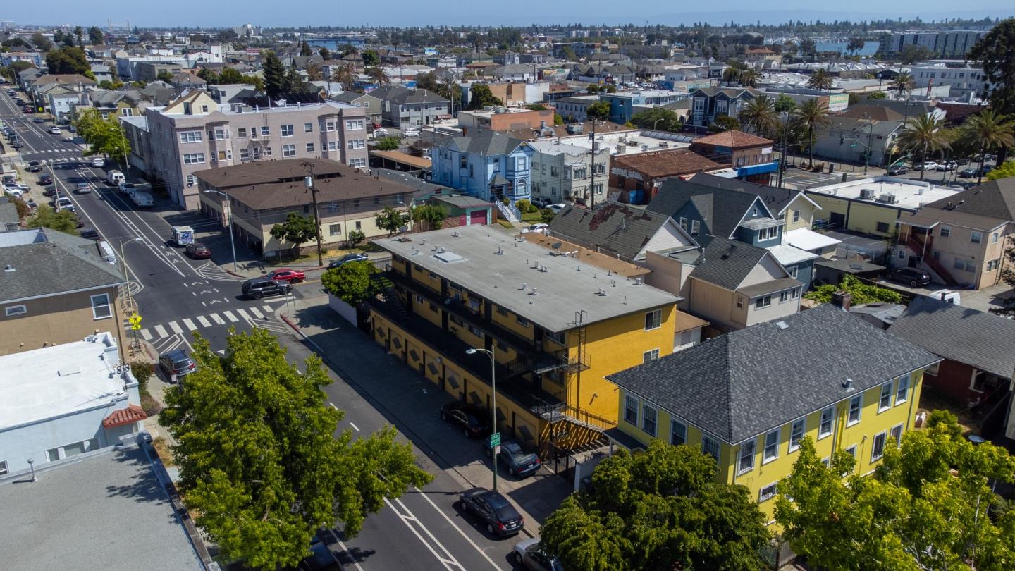 Detail Gallery Image 5 of 12 For 635 E 15th St, Oakland,  CA 94606 - – Beds | – Baths