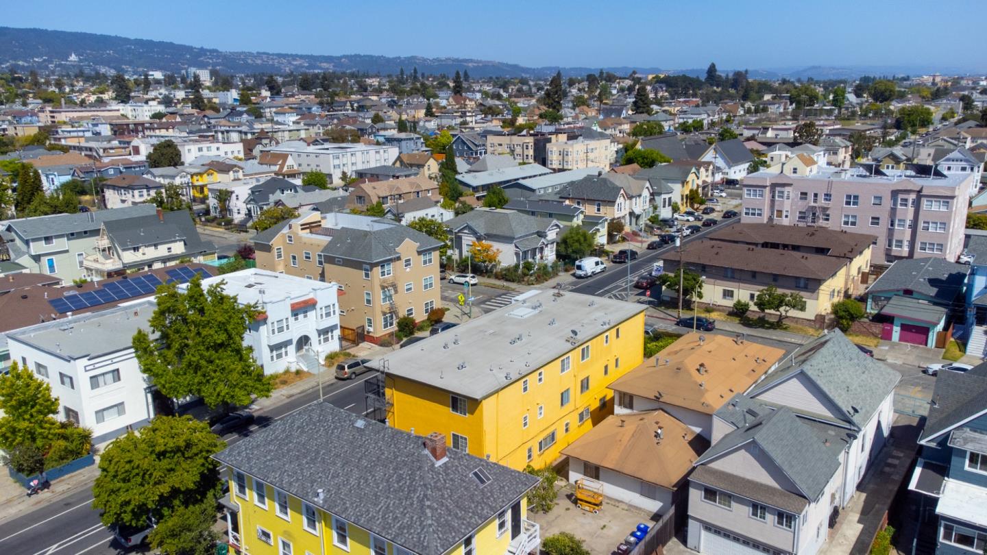 Detail Gallery Image 9 of 12 For 635 E 15th St, Oakland,  CA 94606 - – Beds | – Baths