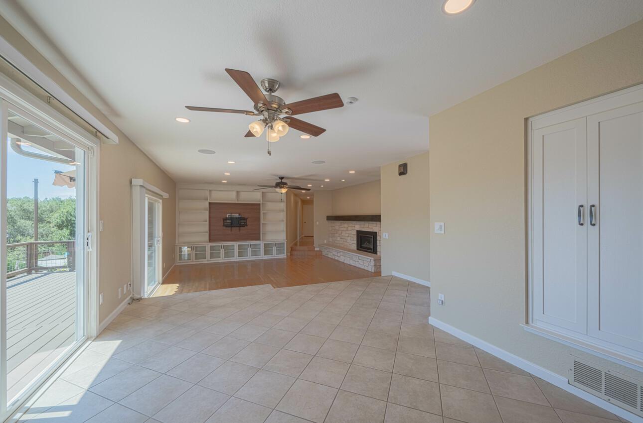 Detail Gallery Image 12 of 60 For 19608 Brentwood Ct, Salinas,  CA 93907 - 3 Beds | 2/1 Baths