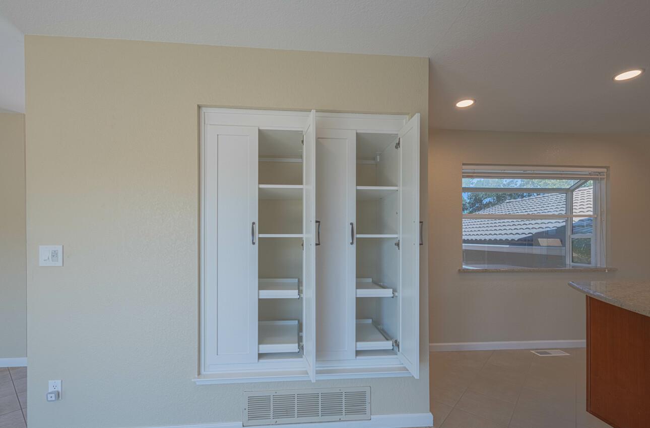 Detail Gallery Image 18 of 60 For 19608 Brentwood Ct, Salinas,  CA 93907 - 3 Beds | 2/1 Baths