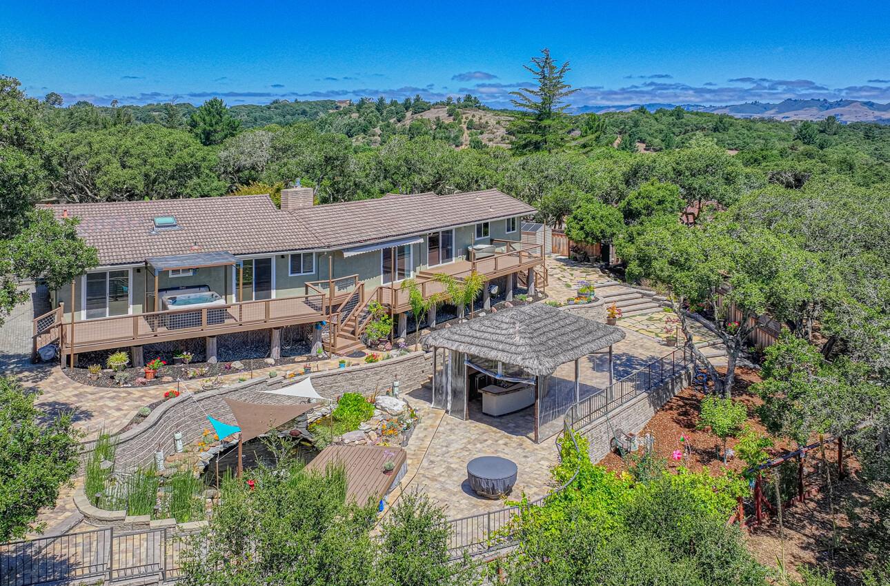 Detail Gallery Image 3 of 60 For 19608 Brentwood Ct, Salinas,  CA 93907 - 3 Beds | 2/1 Baths