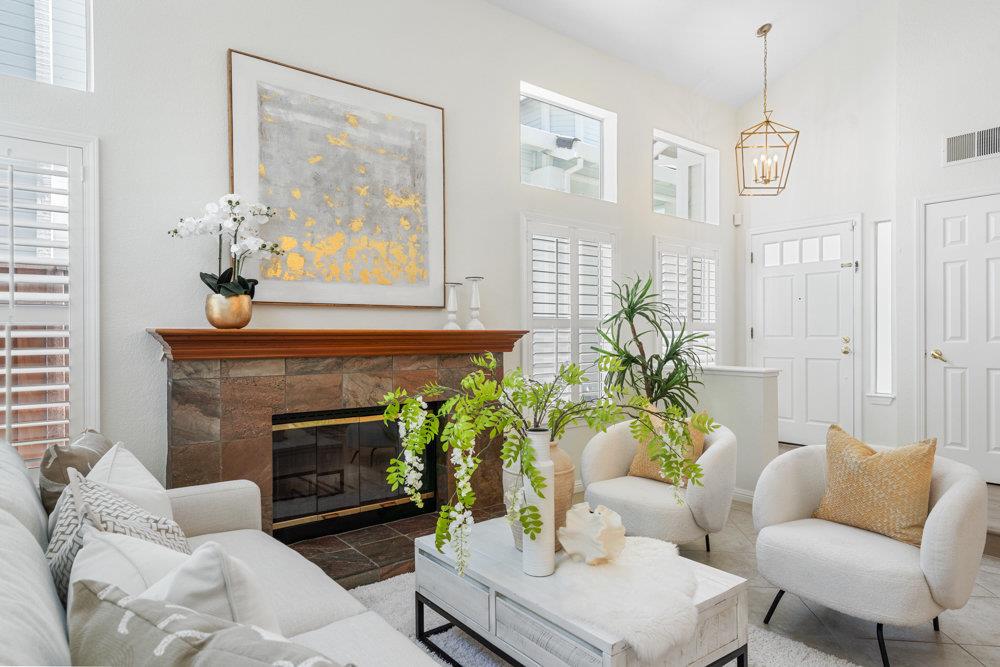 Detail Gallery Image 5 of 47 For 5445 Ontario Cmn, Fremont,  CA 94555 - 2 Beds | 2/1 Baths