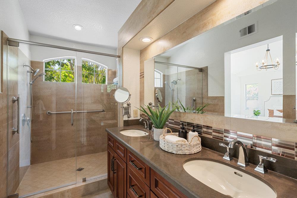 Detail Gallery Image 8 of 47 For 5445 Ontario Cmn, Fremont,  CA 94555 - 2 Beds | 2/1 Baths