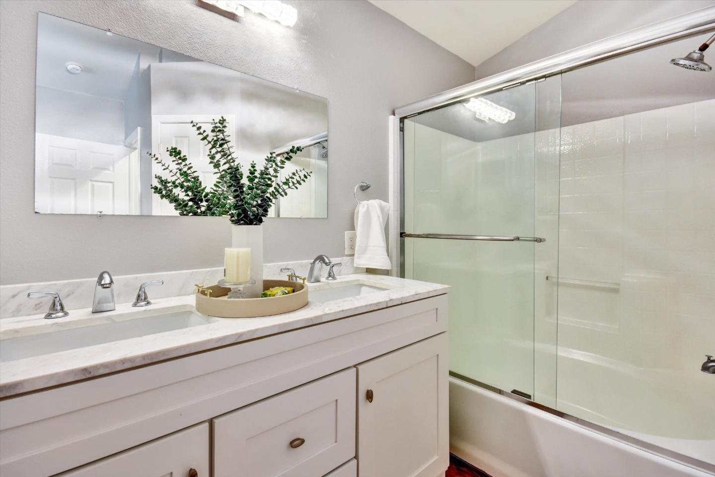 Detail Gallery Image 17 of 33 For 150 Yasou Demas Way, San Jose,  CA 95119 - 3 Beds | 3 Baths