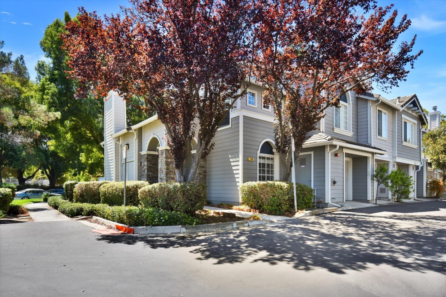 Detail Gallery Image 3 of 33 For 150 Yasou Demas Way, San Jose,  CA 95119 - 3 Beds | 3 Baths