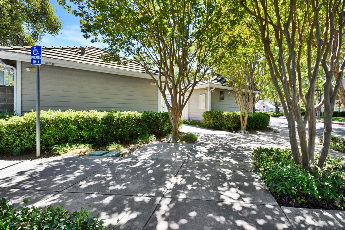 Detail Gallery Image 32 of 33 For 150 Yasou Demas Way, San Jose,  CA 95119 - 3 Beds | 3 Baths