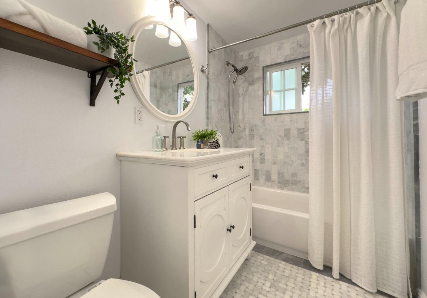 Detail Gallery Image 16 of 37 For 1749 43rd Ave, Capitola,  CA 95010 - 2 Beds | 1 Baths