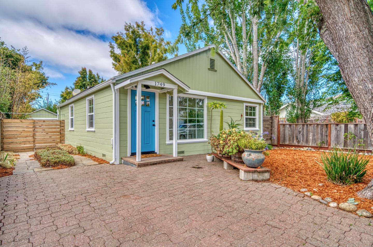 Detail Gallery Image 19 of 37 For 1749 43rd Ave, Capitola,  CA 95010 - 2 Beds | 1 Baths