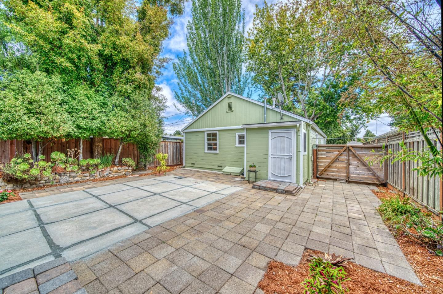 Detail Gallery Image 23 of 37 For 1749 43rd Ave, Capitola,  CA 95010 - 2 Beds | 1 Baths