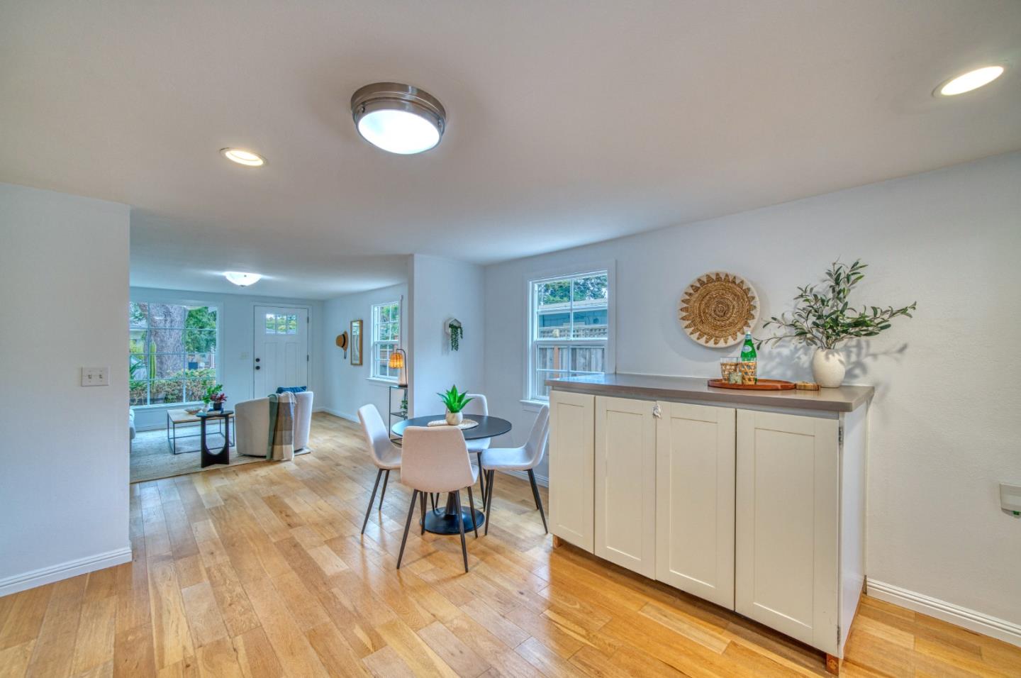 Detail Gallery Image 6 of 37 For 1749 43rd Ave, Capitola,  CA 95010 - 2 Beds | 1 Baths
