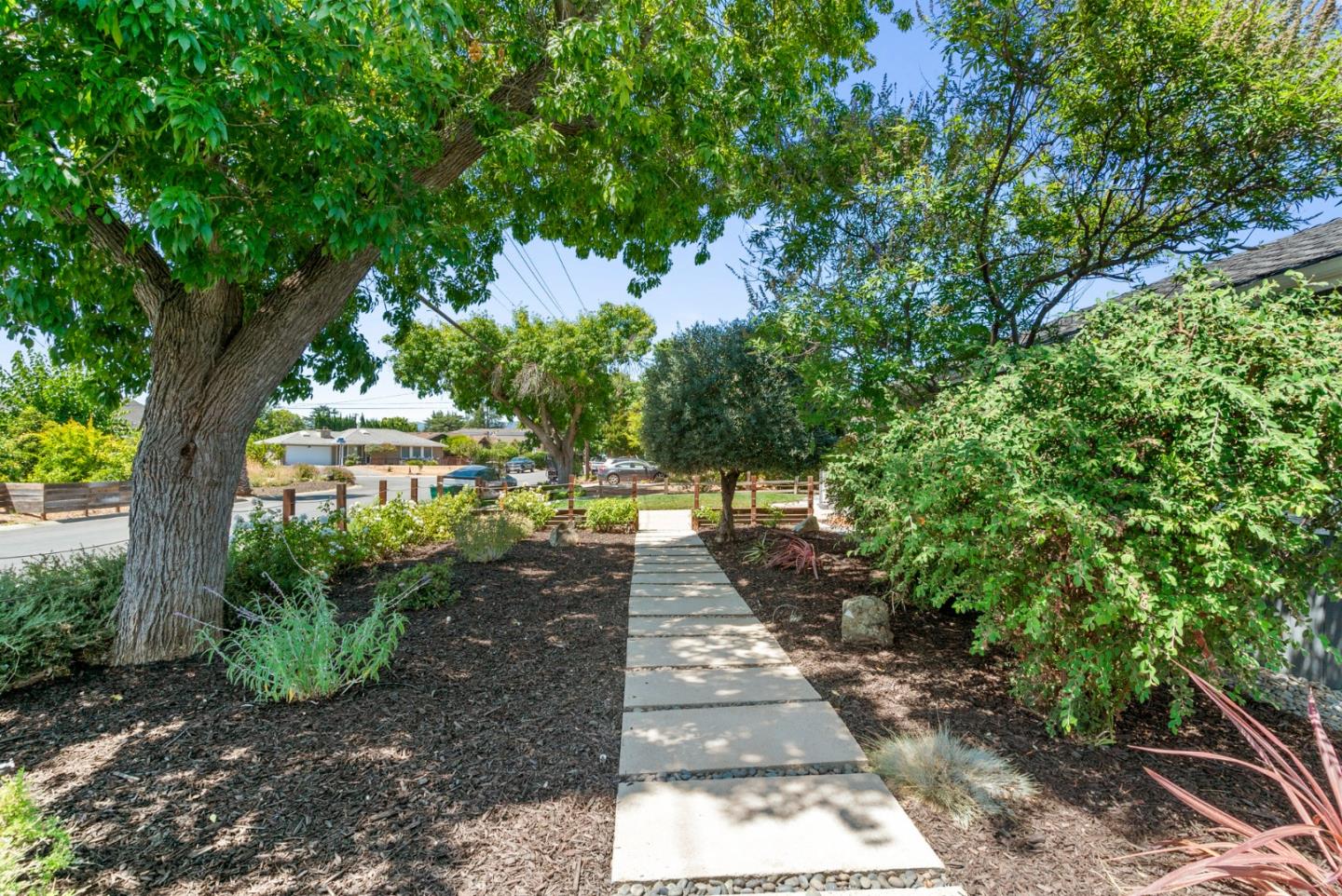 Detail Gallery Image 4 of 66 For 14633 Cole Dr, San Jose,  CA 95124 - 3 Beds | 1/1 Baths