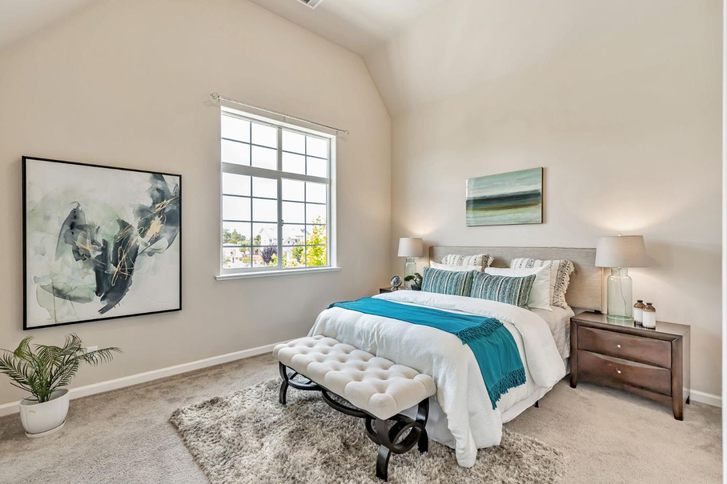 Detail Gallery Image 11 of 29 For 103 Springtime Cir, Hollister,  CA 95023 - 4 Beds | 2/1 Baths
