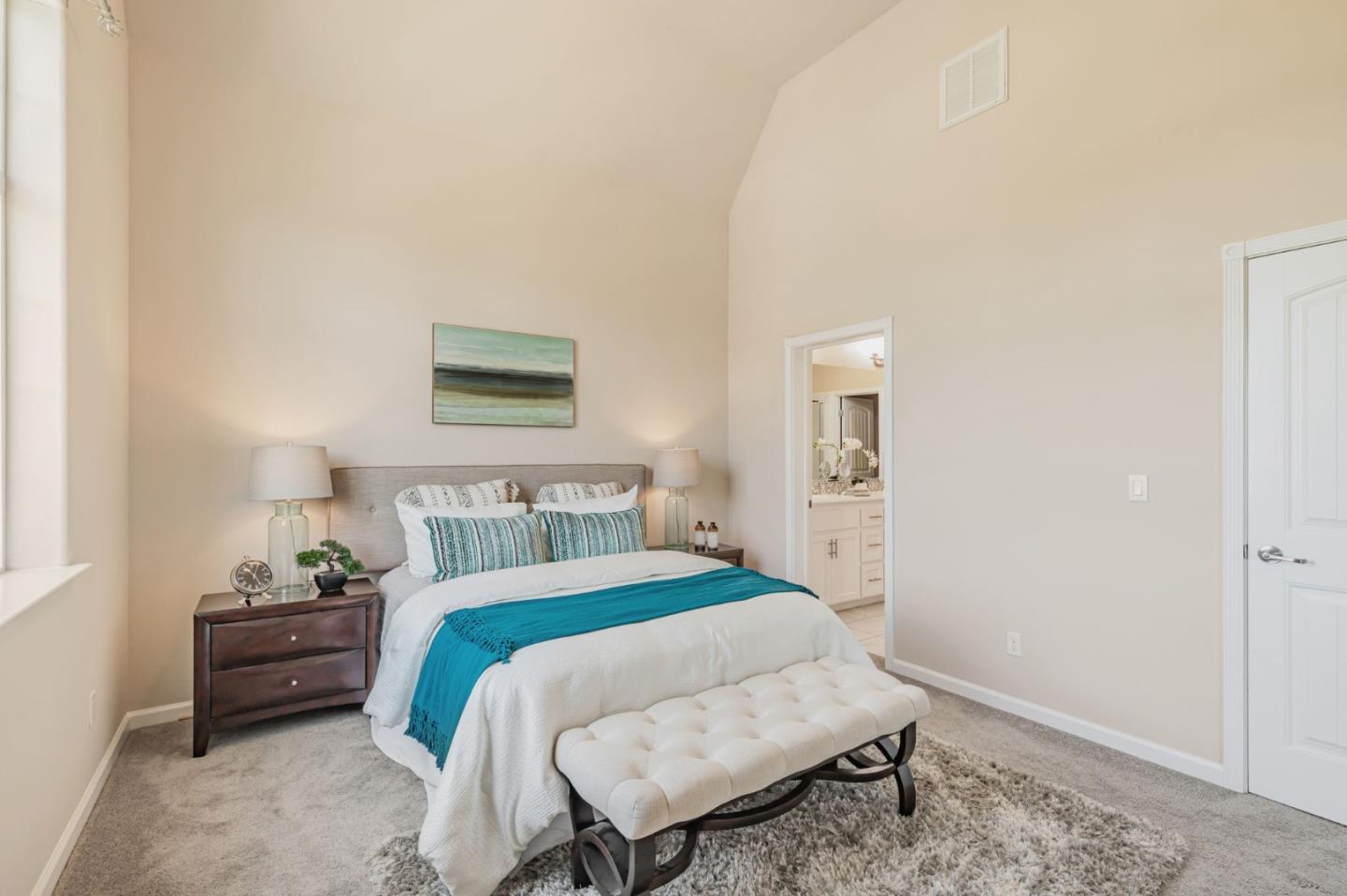 Detail Gallery Image 12 of 29 For 103 Springtime Cir, Hollister,  CA 95023 - 4 Beds | 2/1 Baths