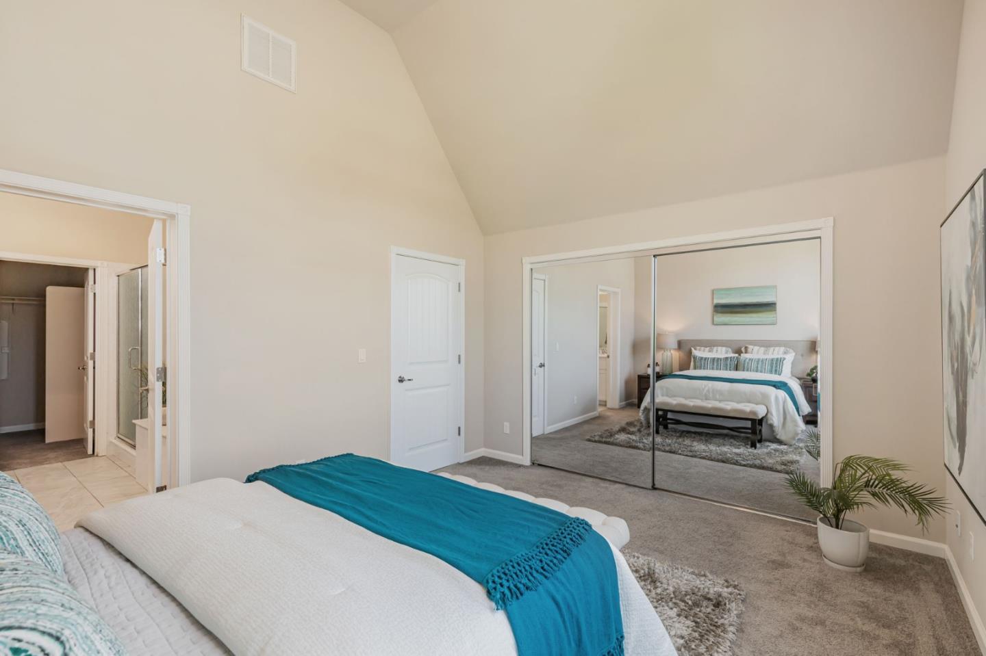 Detail Gallery Image 13 of 29 For 103 Springtime Cir, Hollister,  CA 95023 - 4 Beds | 2/1 Baths