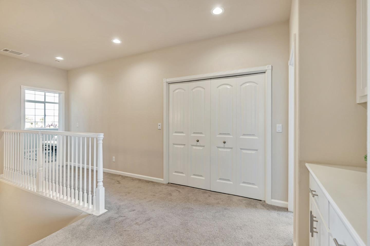 Detail Gallery Image 14 of 29 For 103 Springtime Cir, Hollister,  CA 95023 - 4 Beds | 2/1 Baths