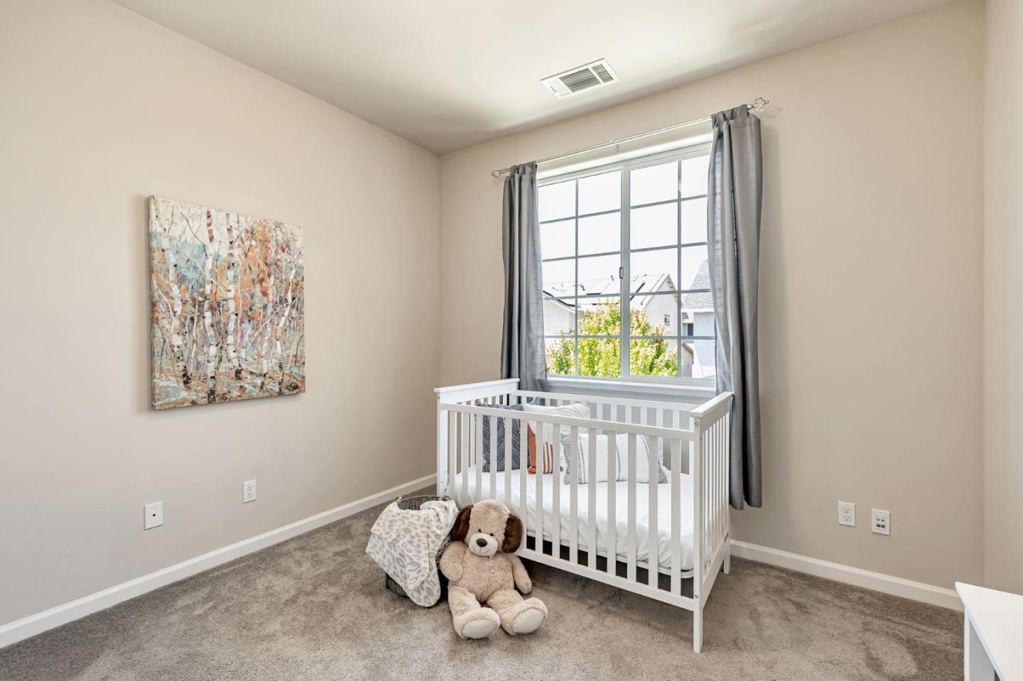 Detail Gallery Image 15 of 29 For 103 Springtime Cir, Hollister,  CA 95023 - 4 Beds | 2/1 Baths