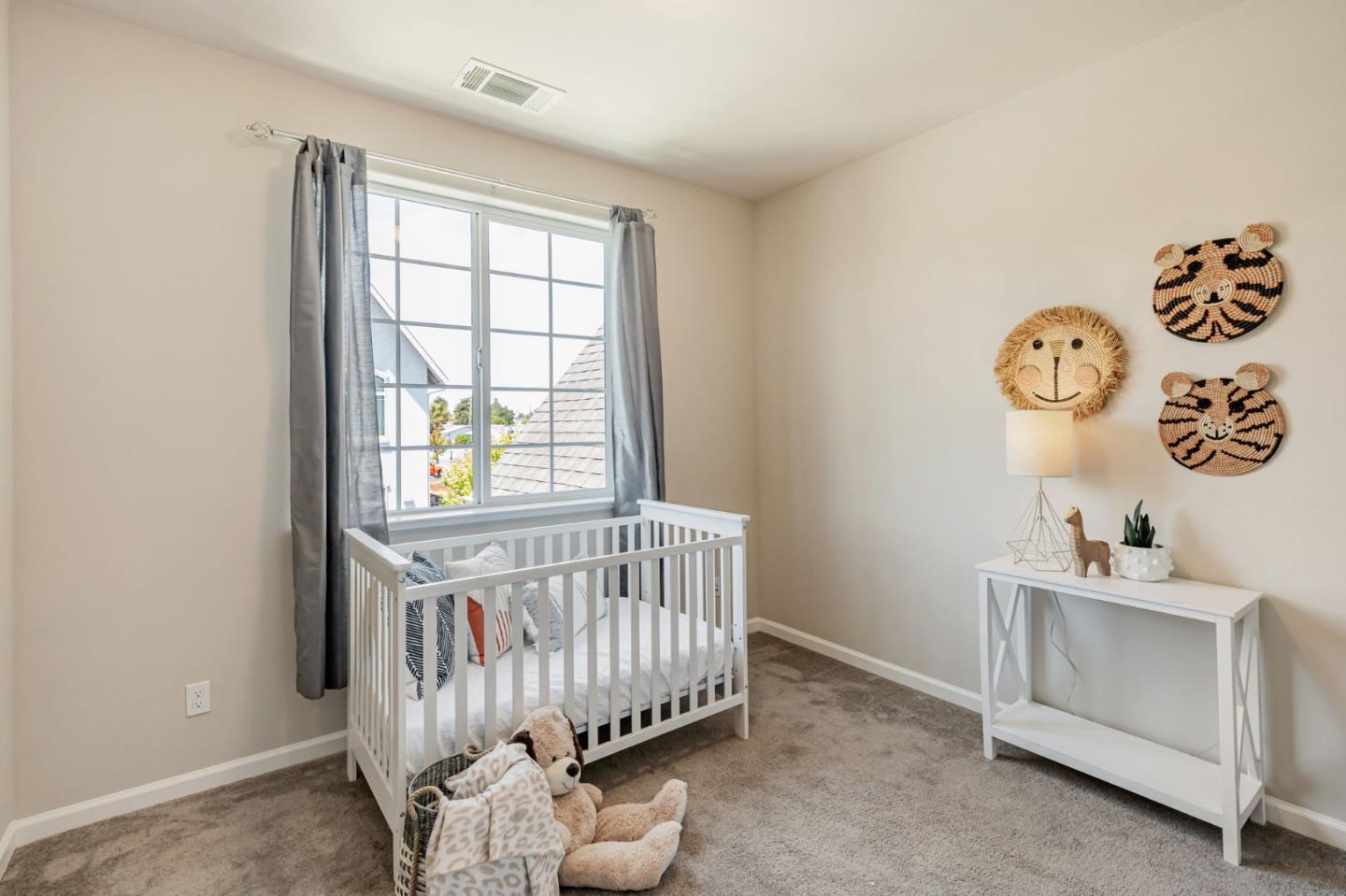 Detail Gallery Image 16 of 29 For 103 Springtime Cir, Hollister,  CA 95023 - 4 Beds | 2/1 Baths
