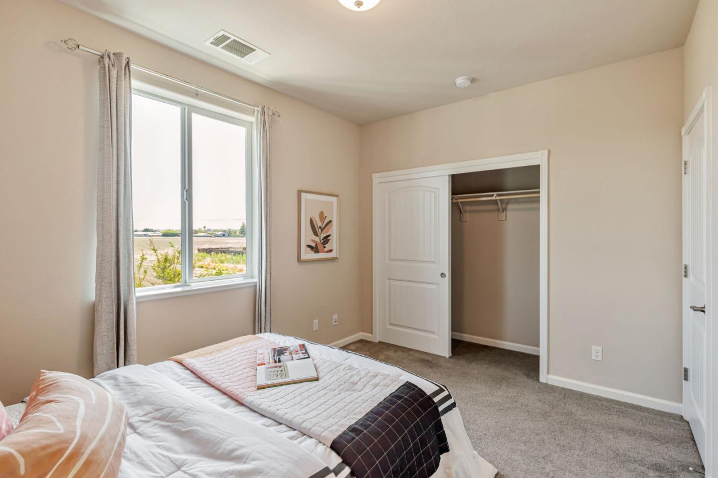 Detail Gallery Image 20 of 29 For 103 Springtime Cir, Hollister,  CA 95023 - 4 Beds | 2/1 Baths