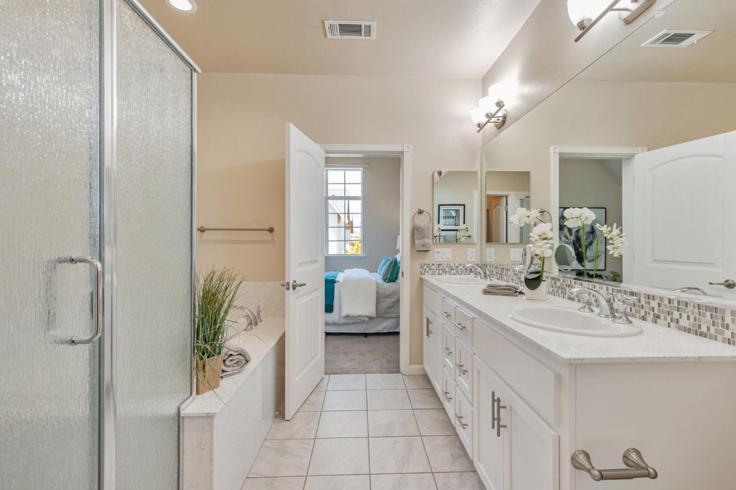 Detail Gallery Image 22 of 29 For 103 Springtime Cir, Hollister,  CA 95023 - 4 Beds | 2/1 Baths