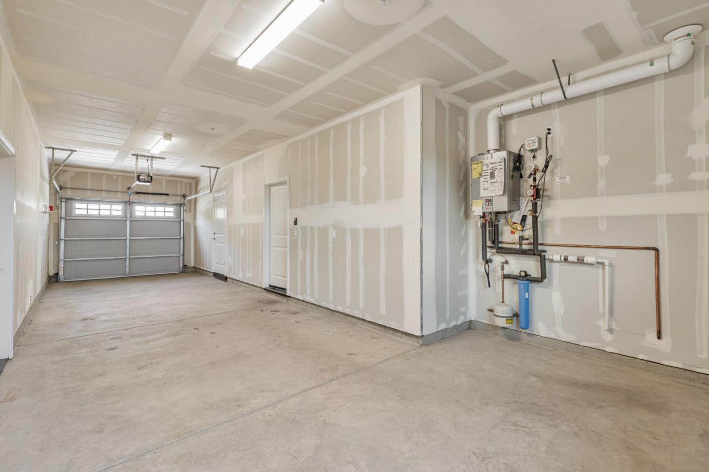Detail Gallery Image 24 of 29 For 103 Springtime Cir, Hollister,  CA 95023 - 4 Beds | 2/1 Baths