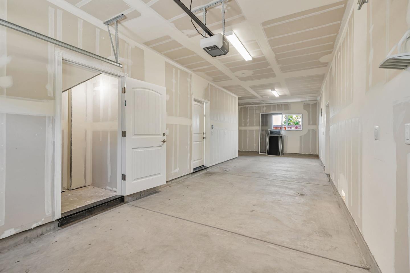 Detail Gallery Image 25 of 29 For 103 Springtime Cir, Hollister,  CA 95023 - 4 Beds | 2/1 Baths