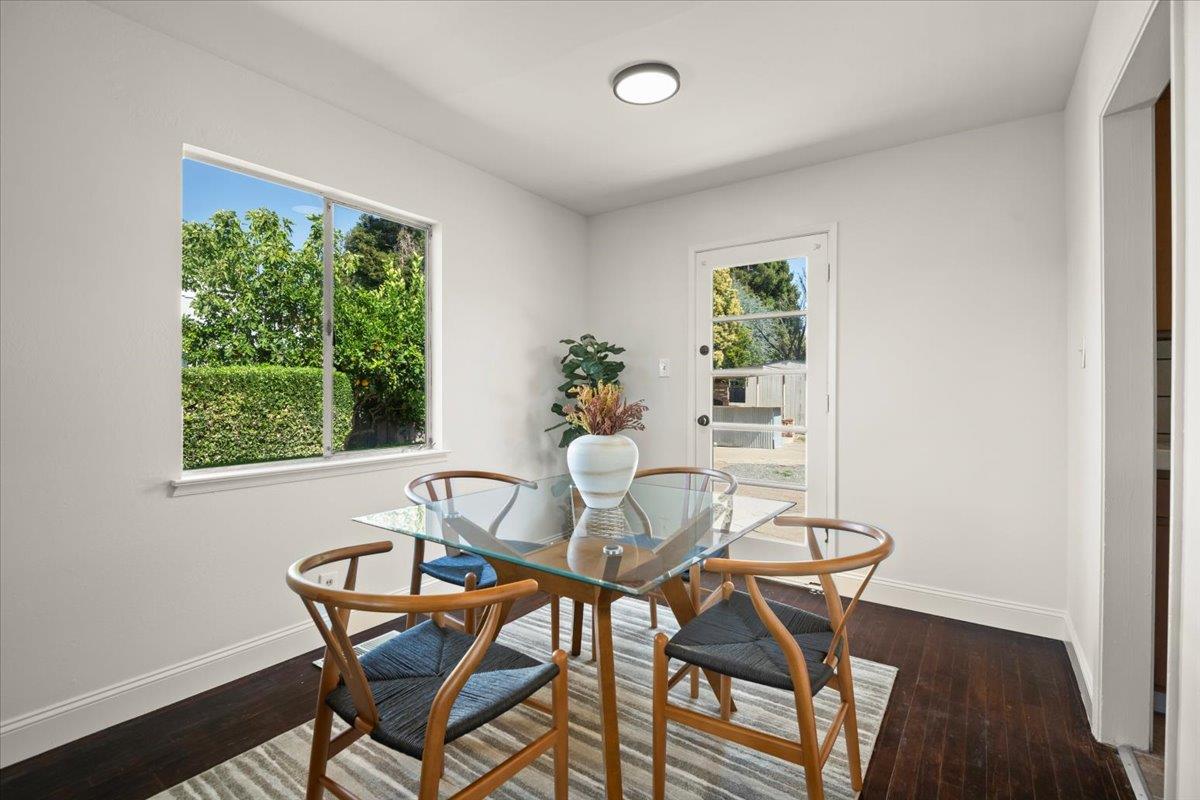 Detail Gallery Image 12 of 32 For 543 Crawford Dr, Sunnyvale,  CA 94087 - 3 Beds | 1/1 Baths
