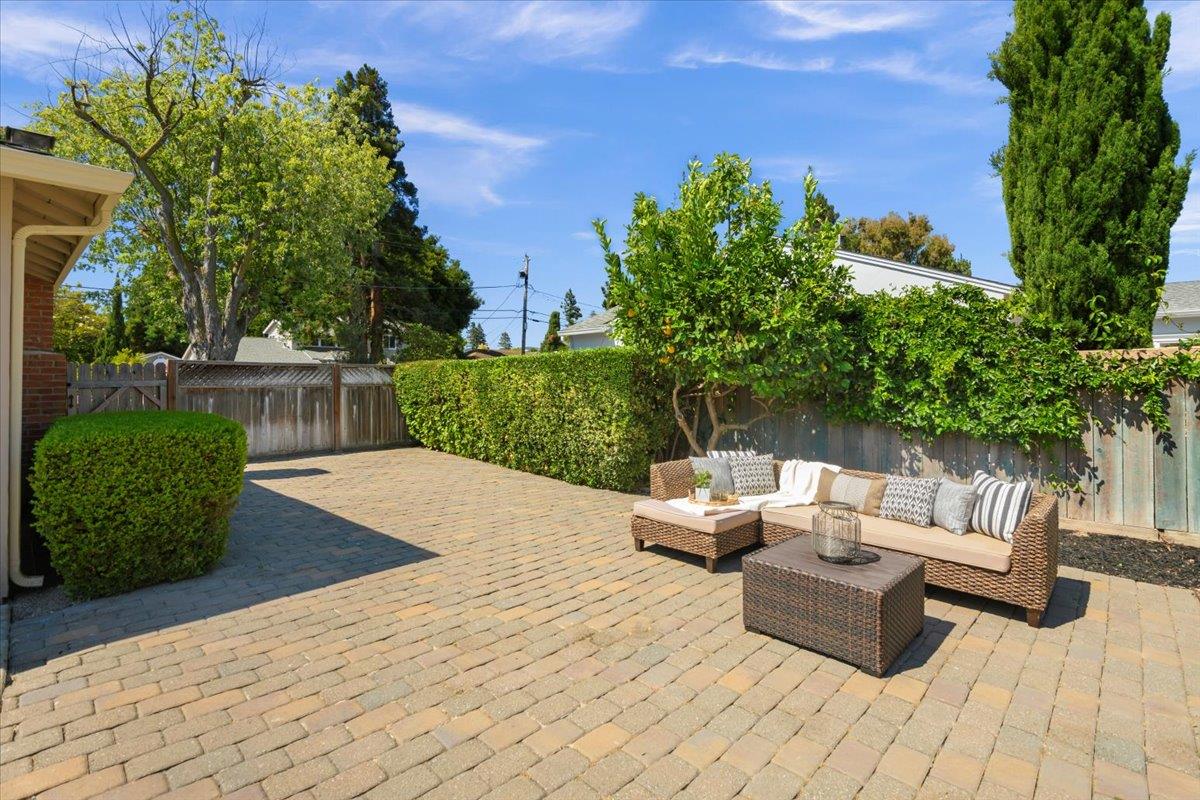 Detail Gallery Image 23 of 32 For 543 Crawford Dr, Sunnyvale,  CA 94087 - 3 Beds | 1/1 Baths