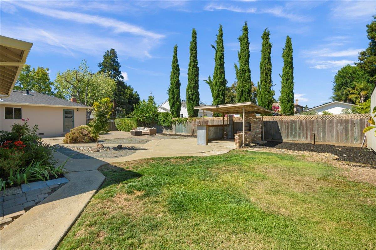 Detail Gallery Image 25 of 32 For 543 Crawford Dr, Sunnyvale,  CA 94087 - 3 Beds | 1/1 Baths