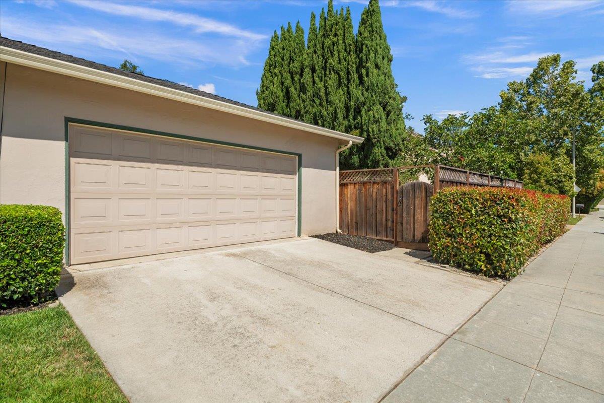 Detail Gallery Image 8 of 32 For 543 Crawford Dr, Sunnyvale,  CA 94087 - 3 Beds | 1/1 Baths