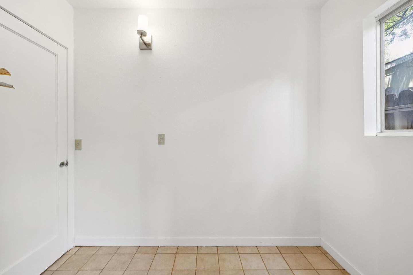 Detail Gallery Image 16 of 55 For 2091 Harvard St, Palo Alto,  CA 94306 - 3 Beds | 2 Baths