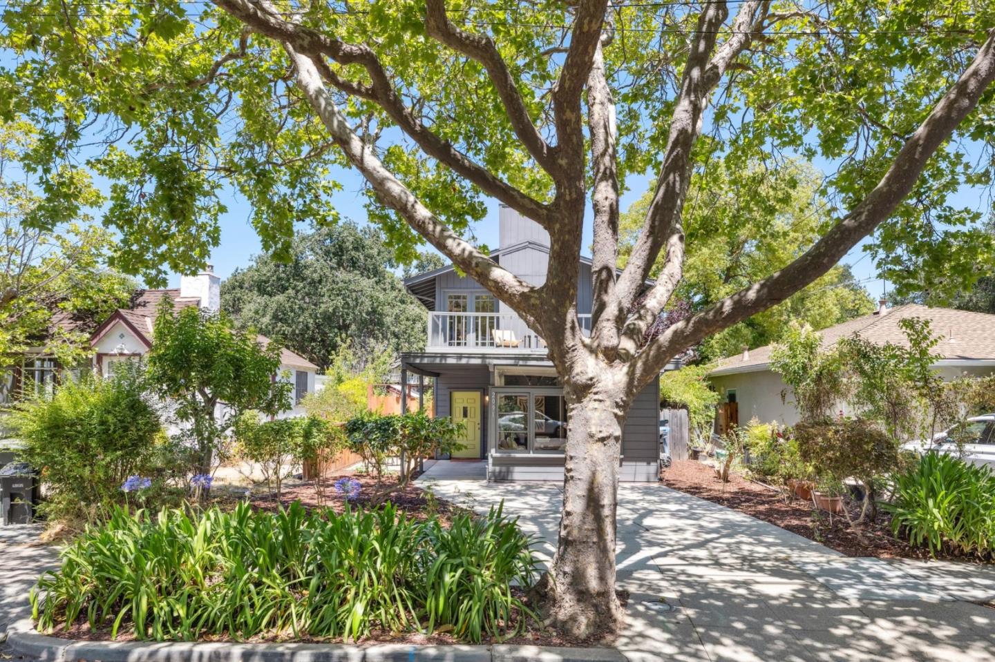 Detail Gallery Image 3 of 55 For 2091 Harvard St, Palo Alto,  CA 94306 - 3 Beds | 2 Baths